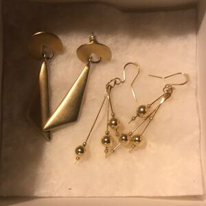 Elegant Gold Earrings Set